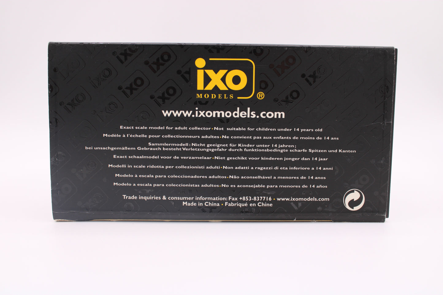 Jaguar XJR12 "Silk Cut" #4 - Le Mans 1990 - IXO LMC017 - 1/43 Scale Model