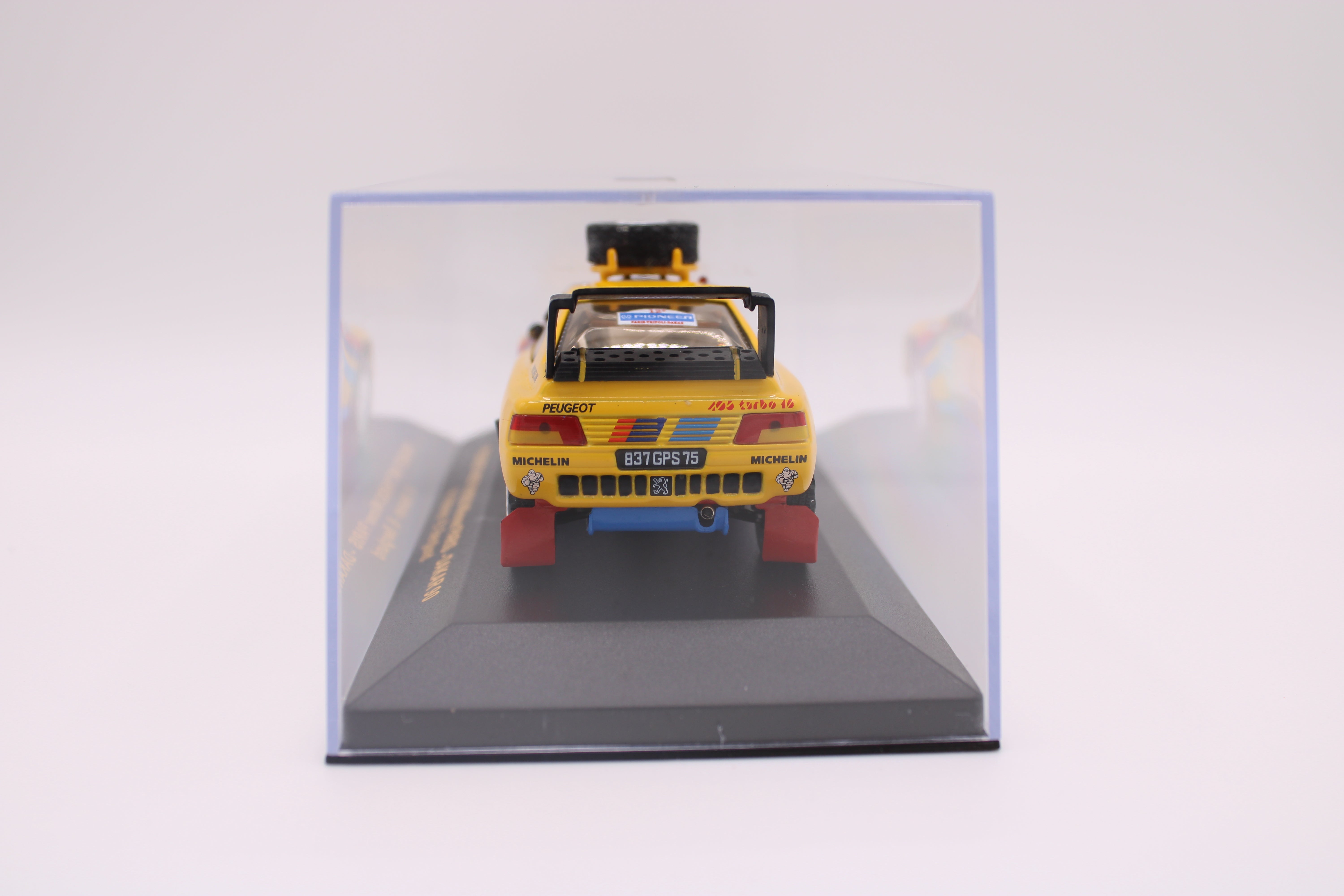 Peugeot 405 T16 #203 - Paris Dakar Rally 1990 - IXO RAC041 - 1/43