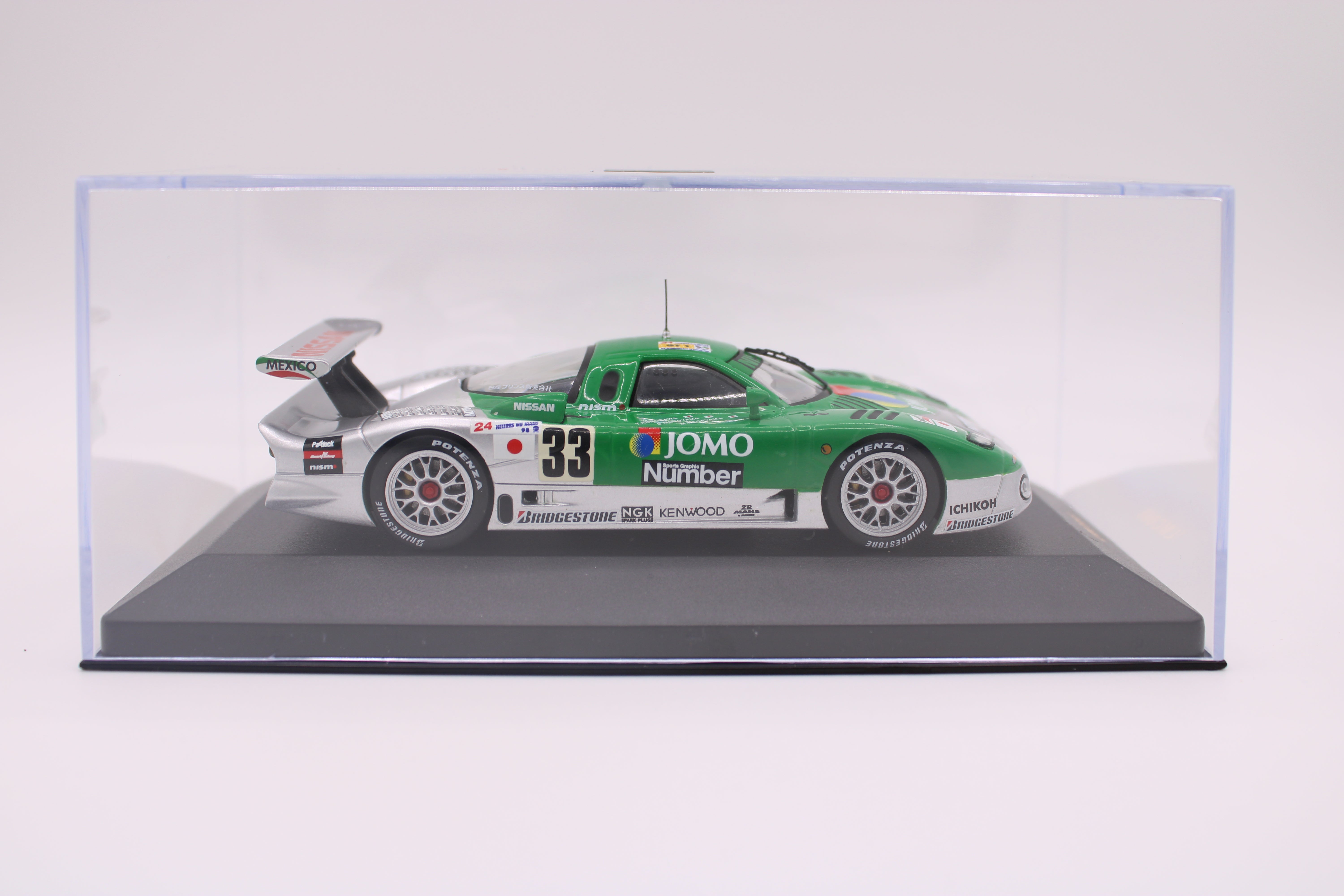 Nissan R390 GT1 