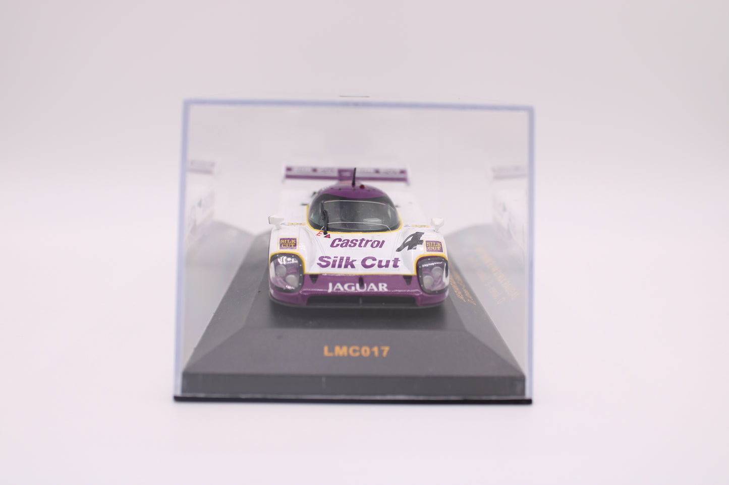Jaguar XJR12 "Silk Cut" #4 - Le Mans 1990 - IXO LMC017 - 1/43 Scale Model