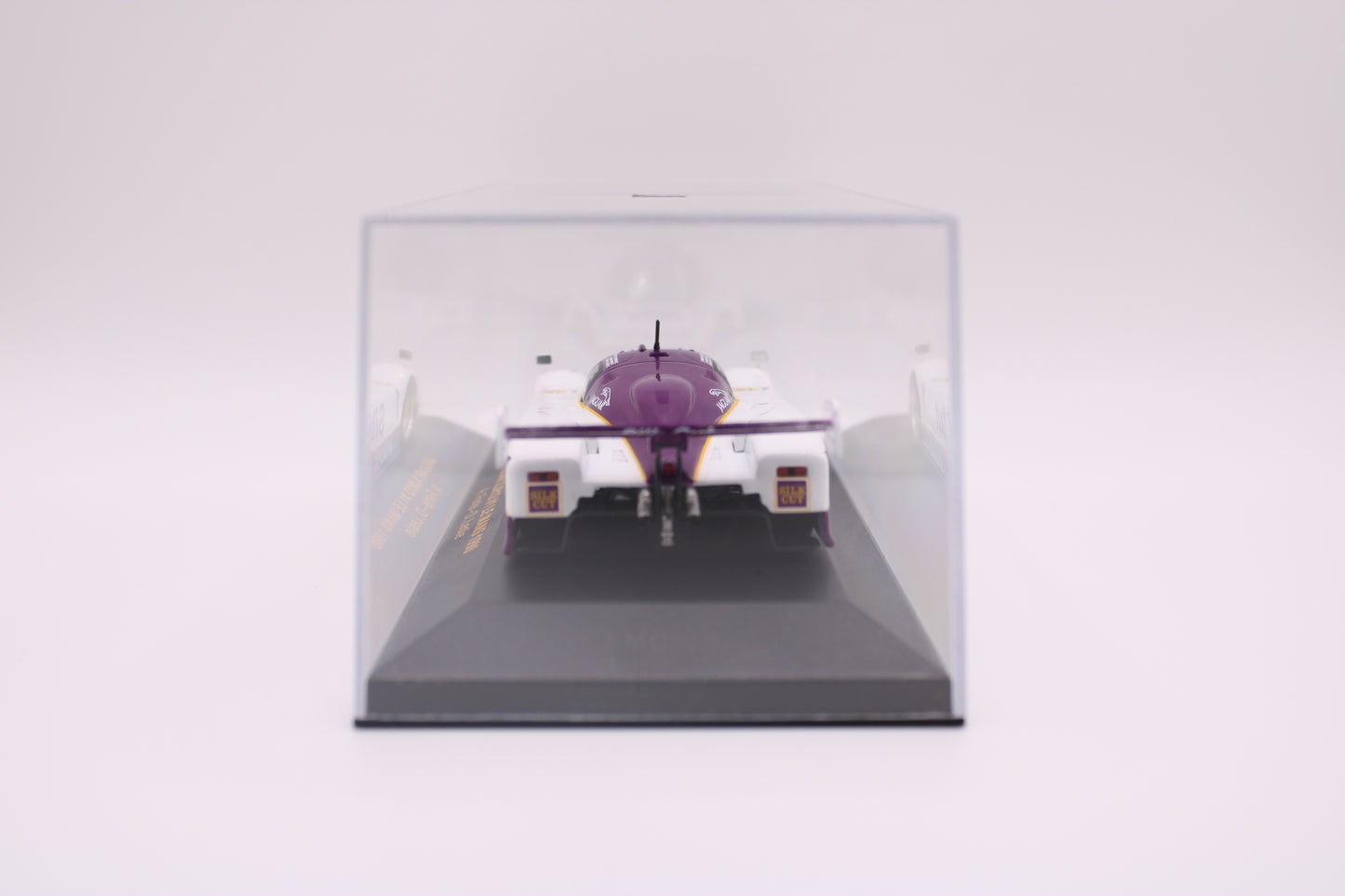Jaguar XJR12 "Silk Cut" #1 - Le Mans 1990 - IXO LMC015 - 1/43 Scale Model